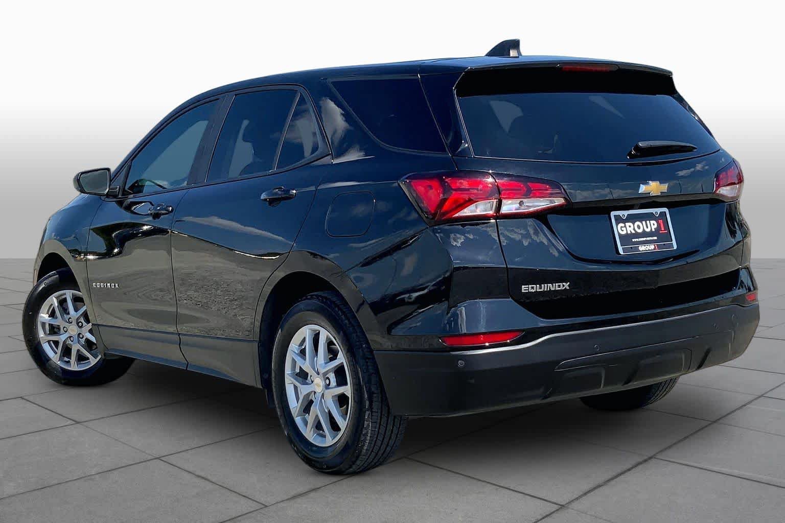 Used 2023 Chevrolet Equinox LS w/ LS Convenience Package FWD image 12