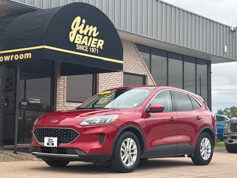 Used 2020 Ford Escape SE FWD image 1