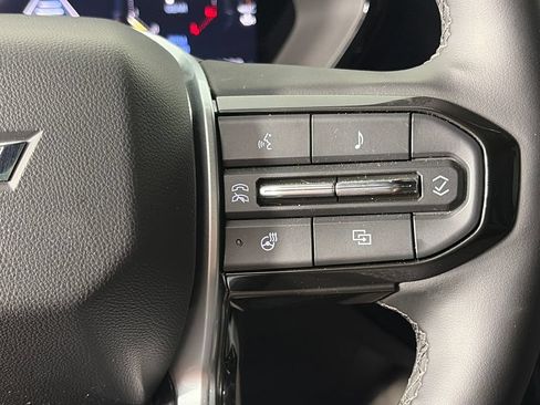 Used 2025 Chevrolet Colorado ZR2 w/ Technology Package AWD/4WD image 18
