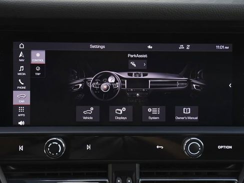 Used 2024 Porsche Macan w/ Premium Plus Package image 21