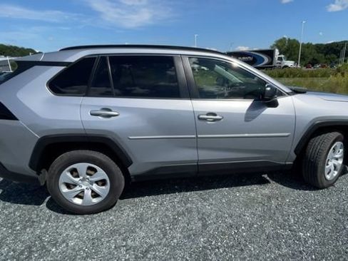 Certified 2019 Toyota RAV4 LE AWD/4WD image 9