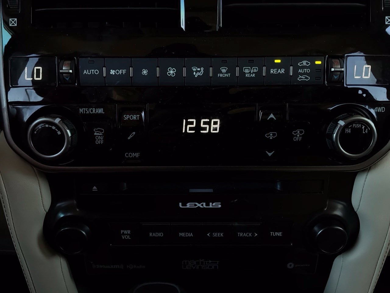 Used 2022 Lexus GX 460 Luxury w/ Off Road Package AWD/4WD image 41