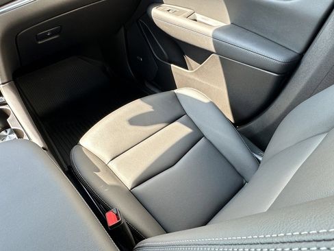 New 2026 Cadillac XT5 Luxury w/ LPO, Floor Liner Package image 13