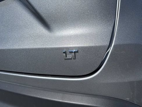 Used 2025 Chevrolet Trax LT FWD image 10