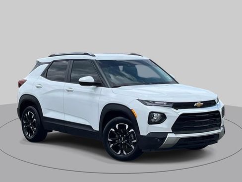 Used 2023 Chevrolet TrailBlazer LT FWD image 1