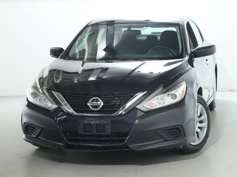 Used 2018 Nissan Altima 2.5 S w/ S Convenience Package FWD image 3
