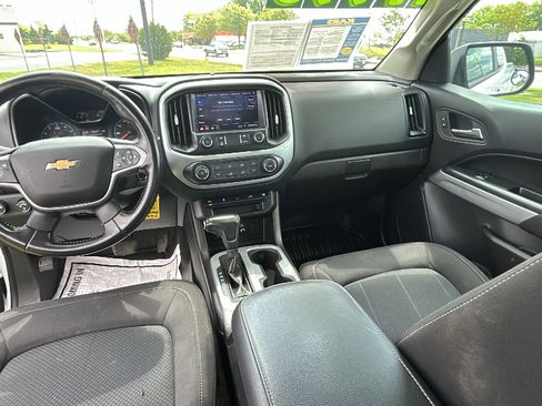Used 2021 Chevrolet Colorado LT w/ Fleet Safety Package image 17