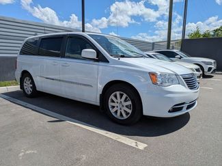 Used 2014 Chrysler Town & Country Touring video 1