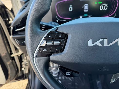Used 2024 Kia Niro LX image 18