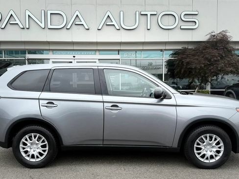 Used 2015 Mitsubishi Outlander ES FWD image 8