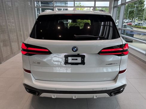 New 2026 BMW X5 xDrive50e w/ M Sport Package AWD/4WD image 5