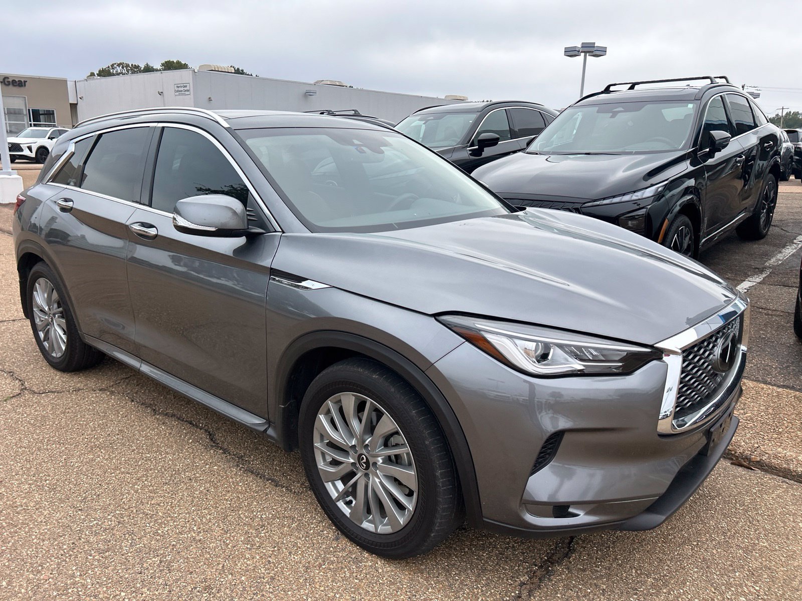 Used 2023 INFINITI QX50 Luxe AWD/4WD image 9