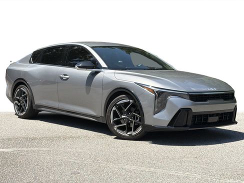 Certified 2025 Kia K4 GT-Line FWD image 2