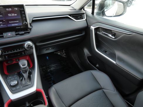 Certified 2022 Toyota RAV4 TRD Off-Road image 12