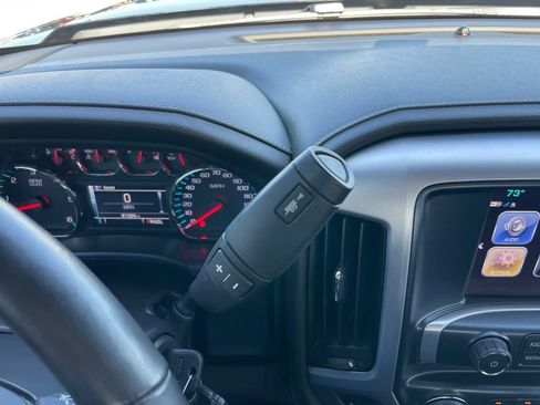 Used 2018 GMC Sierra 1500 SLE w/ SLE Value Package AWD/4WD image 12