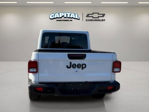 Used 2025 Jeep Gladiator Nighthawk image 4