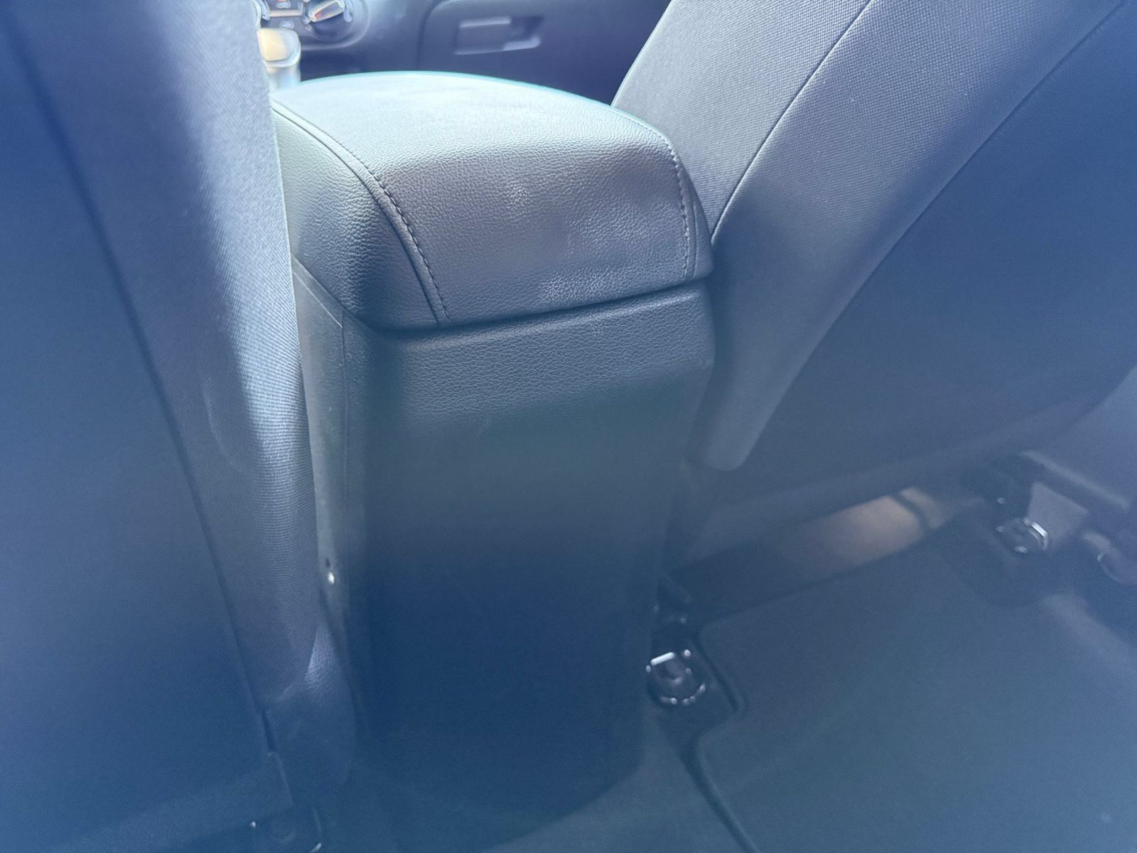 Used 2025 Kia Soul LX w/ LX Technology Package FWD image 22
