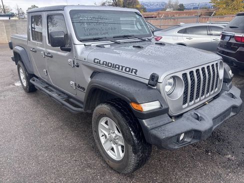 Used 2020 Jeep Gladiator Sport w/ Quick Order Package 24S image 2