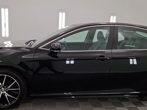 Certified 2024 Toyota Camry SE image 9