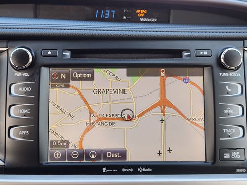 Used 2018 Toyota Highlander XLE image 19