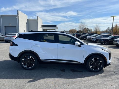 New 2026 Kia Sportage SX image 9