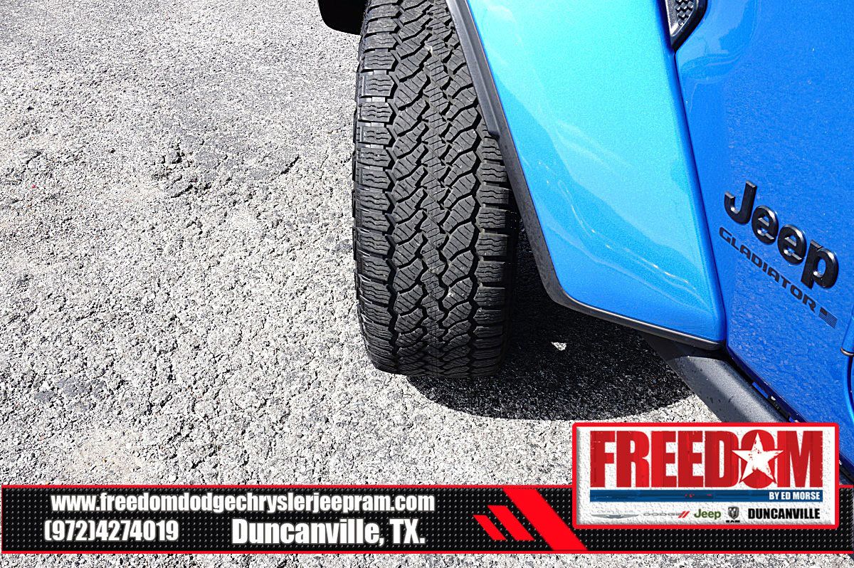 Used 2025 Jeep Gladiator Sport AWD/4WD image 45