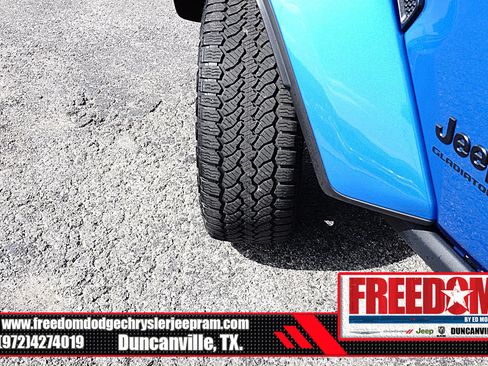 Used 2025 Jeep Gladiator Sport AWD/4WD image 45