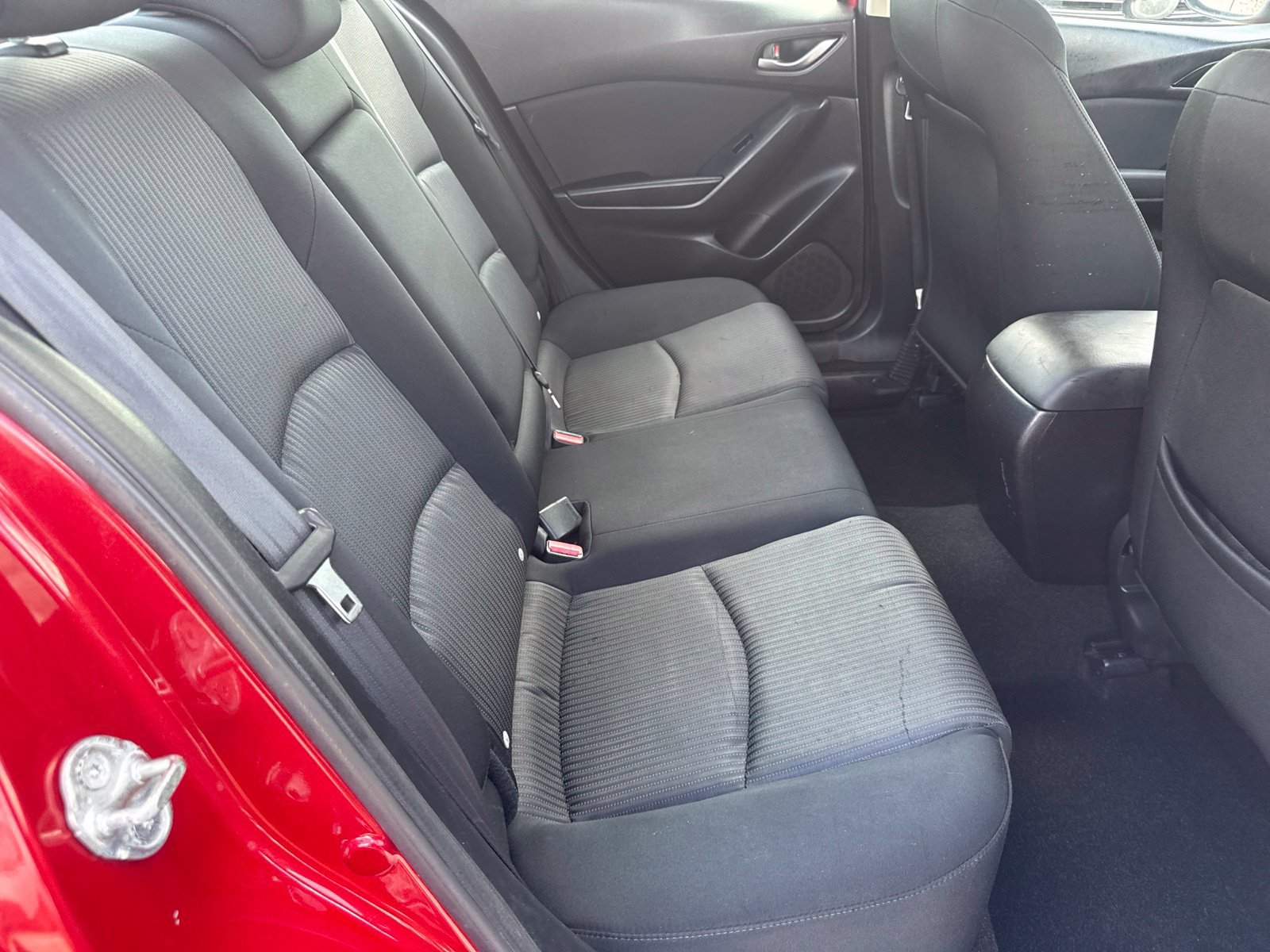 Used 2016 MAZDA MAZDA3 i Sport w/ Preferred Equipment Package FWD image 24