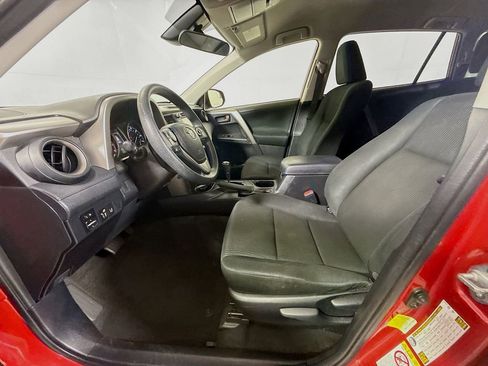 Used 2017 Toyota RAV4 LE FWD image 19