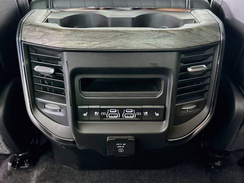 Used 2025 RAM 1500 Limited AWD/4WD image 27