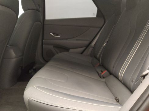 Used 2022 Hyundai Elantra SEL w/ Convenience Package FWD image 18