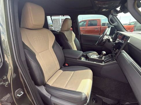 Used 2024 Lexus GX 550 AWD/4WD image 39
