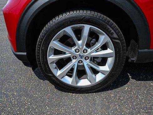Certified 2022 Ford Explorer Platinum w/ Equipment Group 601A AWD/4WD image 12