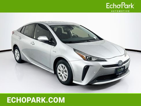 Used 2020 Toyota Prius LE FWD image 1