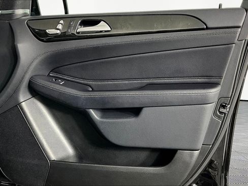 Used 2018 Mercedes-Benz GLE 550e 4MATIC image 28