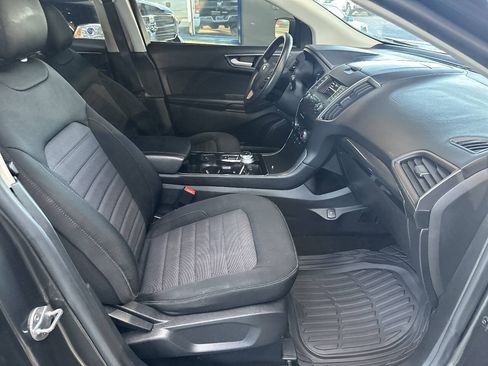 Used 2019 Ford Edge SE FWD image 20