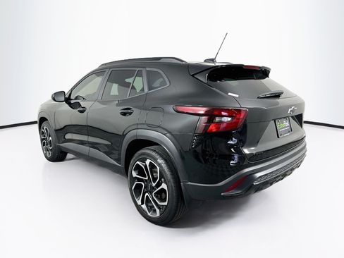 Used 2025 Chevrolet Trax RS w/ Sunroof Package FWD image 5