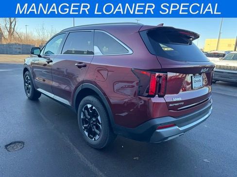New 2025 Kia Sorento S image 9