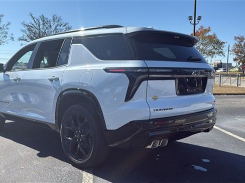 New 2026 Chevrolet Traverse RS image 5