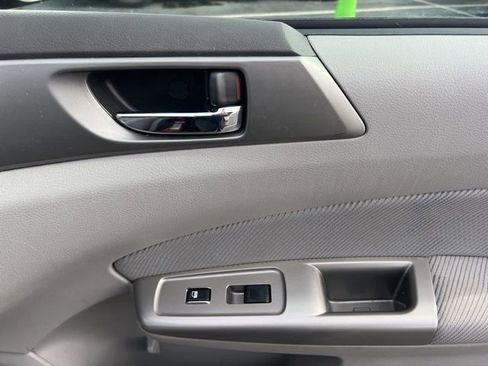 Used 2010 Subaru Forester 2.5X Premium image 27