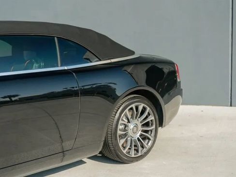 Used 2018 Rolls-Royce Dawn image 27