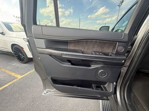 Used 2021 Ford Expedition Max Limited AWD/4WD image 18