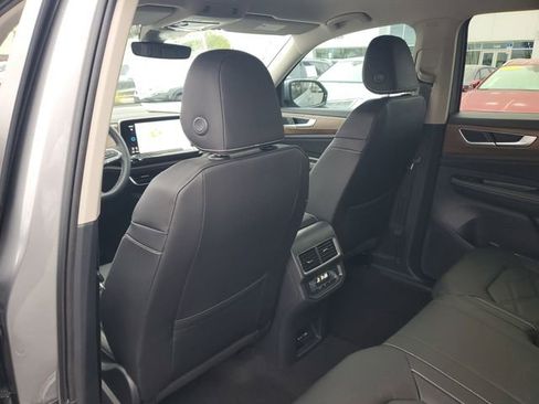 New 2026 Volkswagen Atlas SE image 9