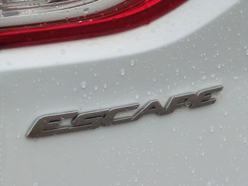 Used 2013 Ford Escape SE image 13