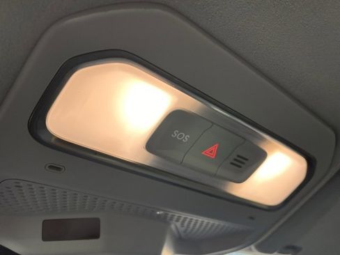 Used 2023 Rivian R1T Launch Edition image 22