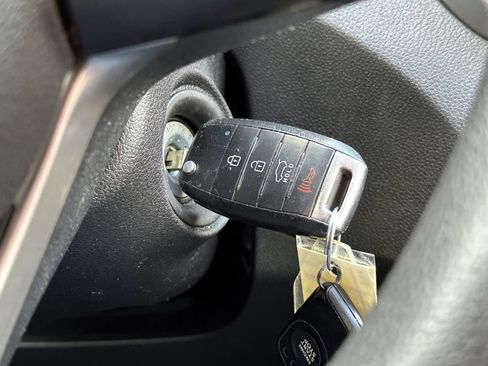 Used 2017 Kia Sorento LX image 30