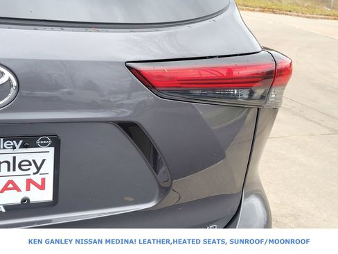 Used 2023 Toyota Highlander L image 15
