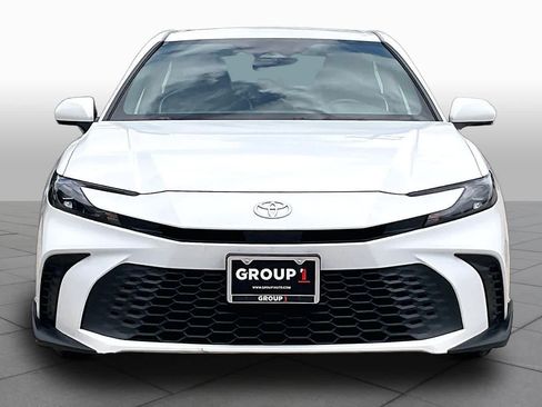 Used 2025 Toyota Camry SE FWD image 4