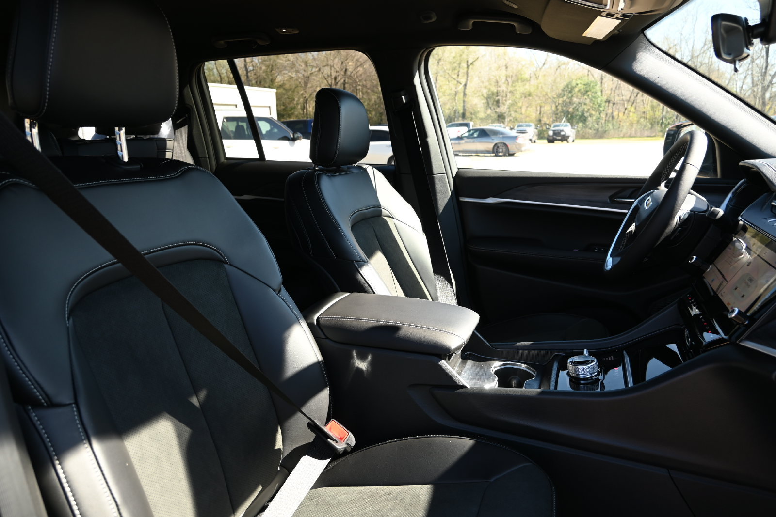 New 2026 Jeep Grand Cherokee Altitude AWD/4WD image 20