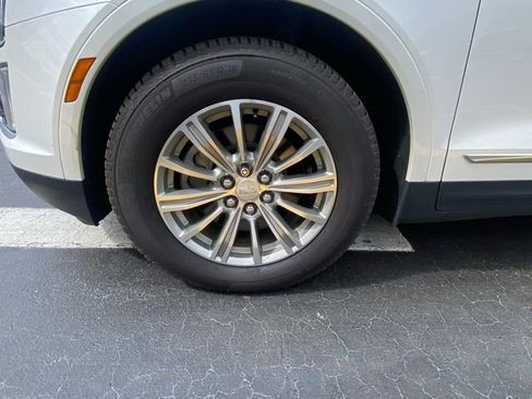 Used 2017 Cadillac XT5 Luxury w/ Driver Awareness Package image 12